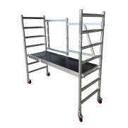 Rusztowanie aluminiowe AKSO Easy widok z boku