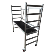 Widok na bok rusztowania jezdnego AKSO Easy